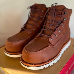 Red Wing Shoes - Traction Tred Lite - Size 8D - Style 2444